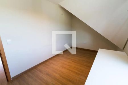 Casa de condomínio à venda com 164m², 4 quartos e 2 vagas Casa de condomínio à venda com 164m², 4 quartos e 2 vagasQuarto