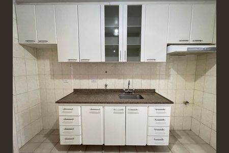 Cozinha de apartamento à venda com 3 quartos, 94m² em Vila Indiana, São Paulo