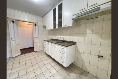 Cozinha de apartamento à venda com 3 quartos, 94m² em Vila Indiana, São Paulo