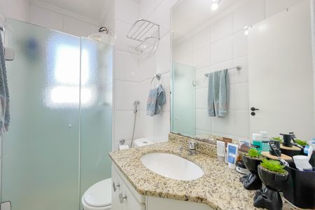 Casa de condomínio à venda com 64m², 2 quartos e 2 vagasBanheiro da Suíte