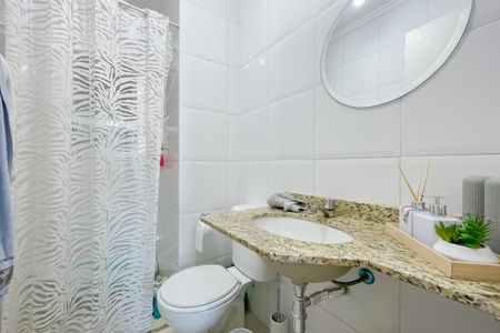 Casa de condomínio à venda com 64m², 2 quartos e 2 vagasBanheiro 2