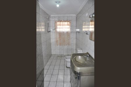 Casa para alugar com 120m², 2 quartos e sem vaga Casa para alugar com 120m², 2 quartos e sem vagaBanheiro Social