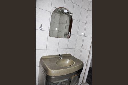 Casa para alugar com 120m², 2 quartos e sem vaga Casa para alugar com 120m², 2 quartos e sem vagaBanheiro Social