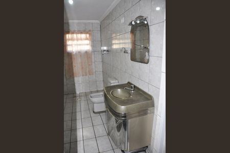 Casa para alugar com 120m², 2 quartos e sem vaga Casa para alugar com 120m², 2 quartos e sem vagaBanheiro Social