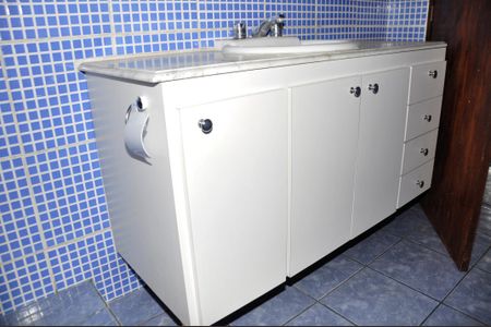 Casa para alugar com 120m², 2 quartos e sem vaga Casa para alugar com 120m², 2 quartos e sem vagaBanheiro Social
