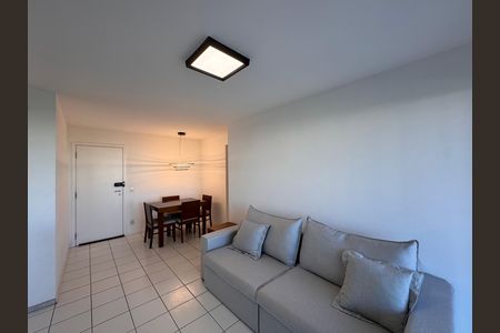 Sala de apartamento para alugar com 2 quartos, 69m² em Recreio dos Bandeirantes, Rio de Janeiro