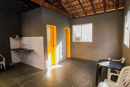 Apartamento à venda com 44m², 2 quartos e 1 vaga Apartamento à venda com 44m², 2 quartos e 1 vagaÁrea comum - Salão de festas