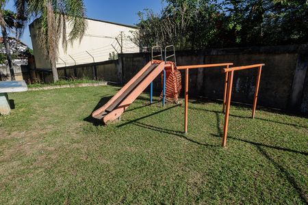 Apartamento à venda com 44m², 2 quartos e 1 vaga Apartamento à venda com 44m², 2 quartos e 1 vagaÁrea comum - Playground
