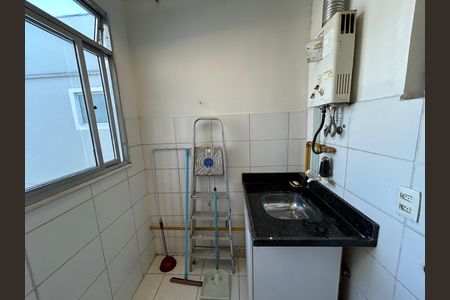 Área de Serviço de apartamento para alugar com 2 quartos, 42m² em Tomás Coelho, Rio de Janeiro