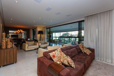 Apartamento à venda com 4 quartos, 225m² em Jardim Santo Antonio, São Paulo