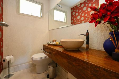 Lavabo de apartamento à venda com 4 quartos, 225m² em Jardim Santo Antonio, São Paulo