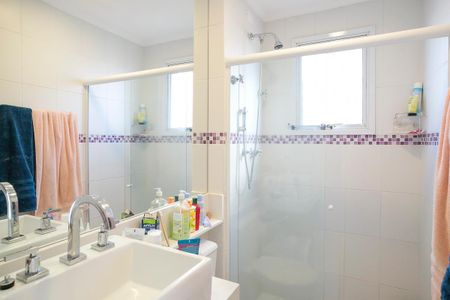 Apartamento à venda com 76m², 2 quartos e 1 vagaBanheiro da suíte