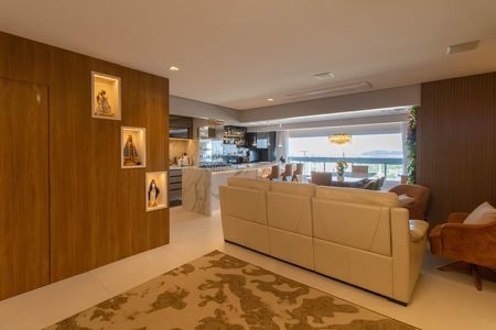 Sala Tv de apartamento à venda com 2 quartos, 165m² em Jardim Barbosa, Guarulhos