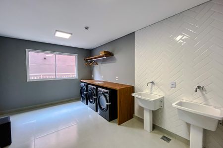 Apartamento para alugar com 39m², 2 quartos e sem vagaÁrea comum