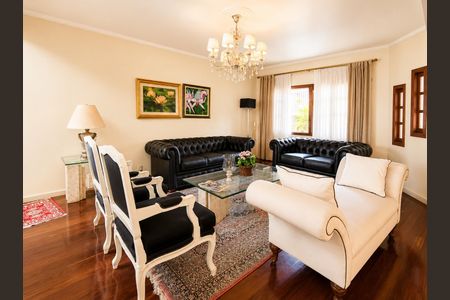 Casa para alugar com 340m², 4 quartos e 5 vagas Casa para alugar com 340m², 4 quartos e 5 vagasSala 3