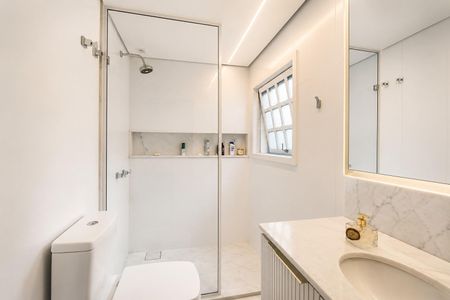 Casa para alugar com 340m², 4 quartos e 5 vagas Casa para alugar com 340m², 4 quartos e 5 vagasBanheiro