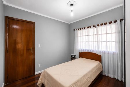 Casa para alugar com 340m², 4 quartos e 5 vagas Casa para alugar com 340m², 4 quartos e 5 vagasQuarto