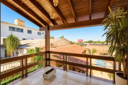 Casa para alugar com 340m², 4 quartos e 5 vagas Casa para alugar com 340m², 4 quartos e 5 vagasÁrea externa