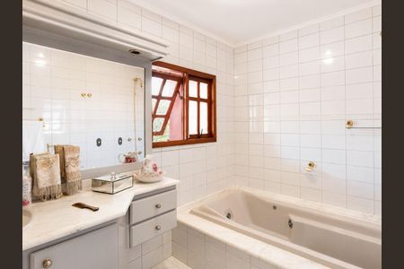 Casa para alugar com 340m², 4 quartos e 5 vagas Casa para alugar com 340m², 4 quartos e 5 vagasBanheiro 2
