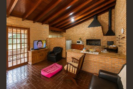 Casa para alugar com 340m², 4 quartos e 5 vagas Casa para alugar com 340m², 4 quartos e 5 vagasÁrea externa