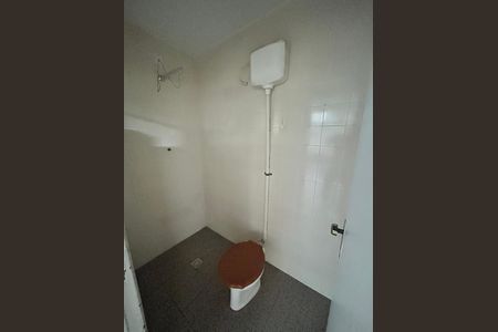 Casa para alugar com 110m², 3 quartos e 1 vaga Casa para alugar com 110m², 3 quartos e 1 vagaBanheiro