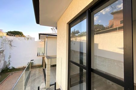 Casa à venda com 4 quartos, 124m² em Ouro Preto, Belo Horizonte