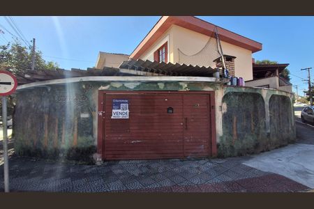 Fachada de casa à venda com 3 quartos, 301m² em Olímpico, São Caetano do Sul