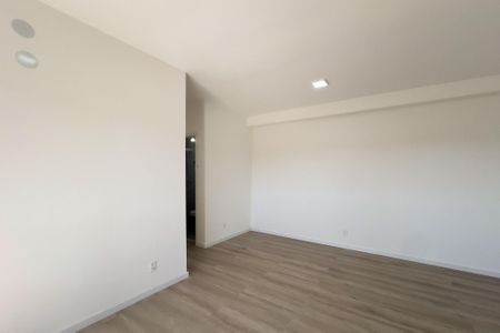 Sala de apartamento à venda com 2 quartos, 65m² em Vila Sao Sebastiao, Valinhos