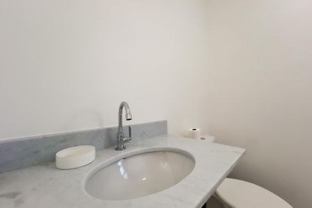 Apartamento à venda com 65m², 2 quartos e 2 vagas Apartamento à venda com 65m², 2 quartos e 2 vagasBanheiro da Suíte