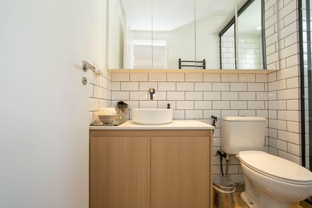 Apartamento à venda com 100m², 2 quartos e 2 vagas Apartamento à venda com 100m², 2 quartos e 2 vagasBANHEIRO