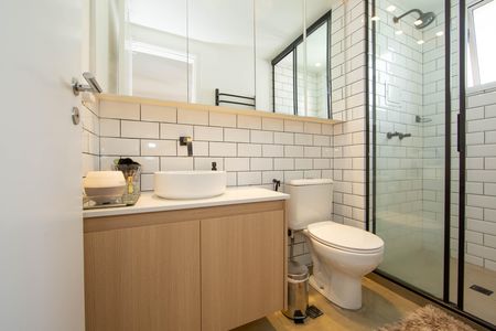 Apartamento à venda com 100m², 2 quartos e 2 vagas Apartamento à venda com 100m², 2 quartos e 2 vagasBANHEIRO