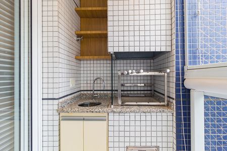 Apartamento à venda com 131m², 3 quartos e 3 vagas Apartamento à venda com 131m², 3 quartos e 3 vagasDetalhe - Varanda