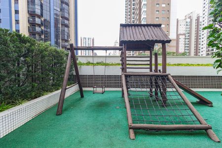 Apartamento à venda com 131m², 3 quartos e 3 vagas Apartamento à venda com 131m², 3 quartos e 3 vagasPlayground