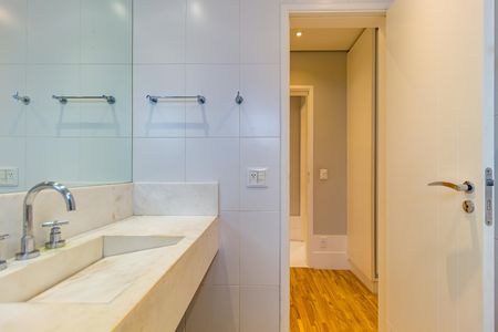 Apartamento à venda com 131m², 3 quartos e 3 vagas Apartamento à venda com 131m², 3 quartos e 3 vagasBanheiro - Suíte 3