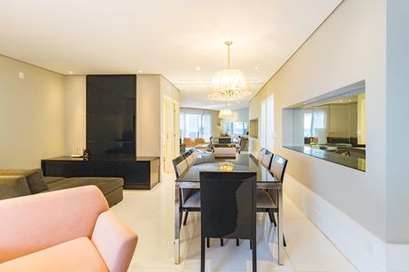 Apartamento à venda com 131m², 3 quartos e 3 vagas Apartamento à venda com 131m², 3 quartos e 3 vagasSala