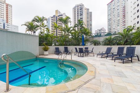 Apartamento à venda com 131m², 3 quartos e 3 vagas Apartamento à venda com 131m², 3 quartos e 3 vagasPiscina