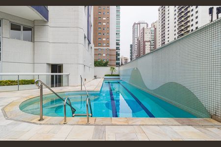 Apartamento à venda com 131m², 3 quartos e 3 vagas Apartamento à venda com 131m², 3 quartos e 3 vagasPiscina