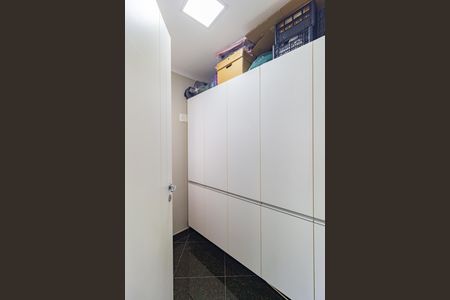 Apartamento à venda com 131m², 3 quartos e 3 vagas Apartamento à venda com 131m², 3 quartos e 3 vagasQuarto - Área de Serviço