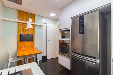 Apartamento à venda com 131m², 3 quartos e 3 vagas Apartamento à venda com 131m², 3 quartos e 3 vagasCozinha