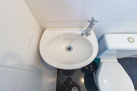 Apartamento à venda com 131m², 3 quartos e 3 vagas Apartamento à venda com 131m², 3 quartos e 3 vagasDetalhe Banheiro - Área de Serviço