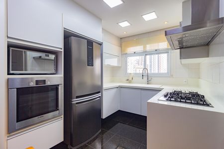 Apartamento à venda com 131m², 3 quartos e 3 vagas Apartamento à venda com 131m², 3 quartos e 3 vagasCozinha