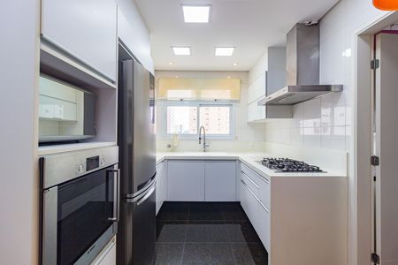 Apartamento à venda com 131m², 3 quartos e 3 vagas Apartamento à venda com 131m², 3 quartos e 3 vagasCozinha