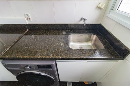Apartamento à venda com 131m², 3 quartos e 3 vagas Apartamento à venda com 131m², 3 quartos e 3 vagasDetalhe - Área de Serviço