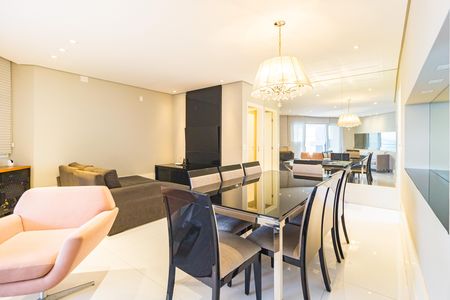 Apartamento à venda com 131m², 3 quartos e 3 vagas Apartamento à venda com 131m², 3 quartos e 3 vagasSala
