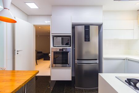Apartamento à venda com 131m², 3 quartos e 3 vagas Apartamento à venda com 131m², 3 quartos e 3 vagasCozinha