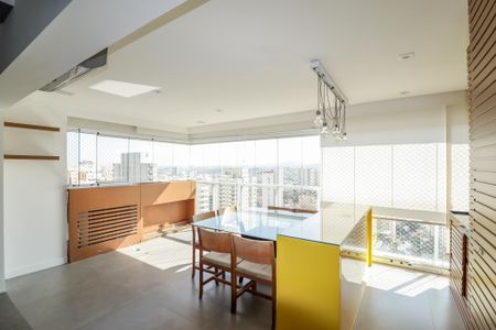 Sala/Cozinha/Área de Serviço de apartamento para alugar com 2 quartos, 95m² em Santa Teresinha, São Paulo