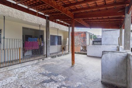 Casa para alugar com 100m², 2 quartos e sem vaga Casa para alugar com 100m², 2 quartos e sem vagaQuintal