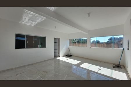 Casa para alugar com 3 quartos, 135m² em Jardim Ipê, Itaquaquecetuba