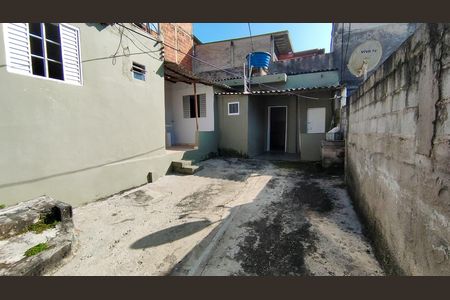 Quintal de casa à venda com 3 quartos, 120m² em Jardim Santa Tereza, Osasco