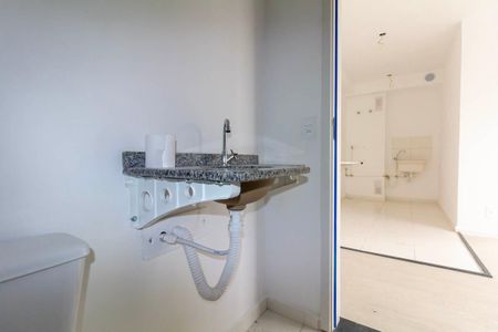 Banheiro de apartamento para alugar com 2 quartos, 36m² em Vila Esperança, São Paulo